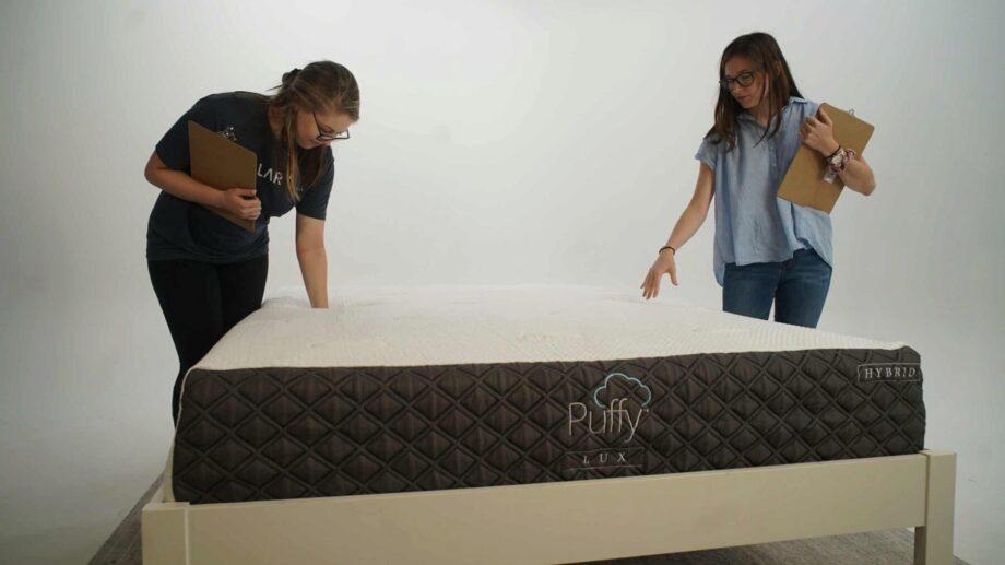 weight of puffy lux king mattress